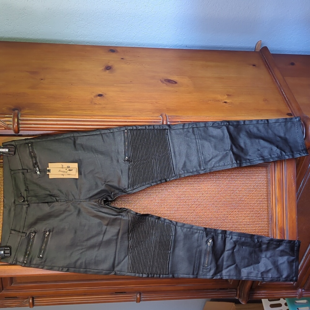 Lexiart Faux Leather Black Vegan Stretch Pants 10 NWT